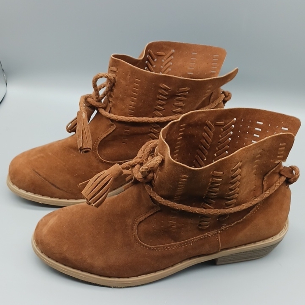Rue 21 ETC women's booties size 7/8